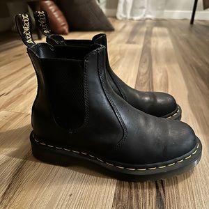 Doctor Marten Chelsea Boots 2976